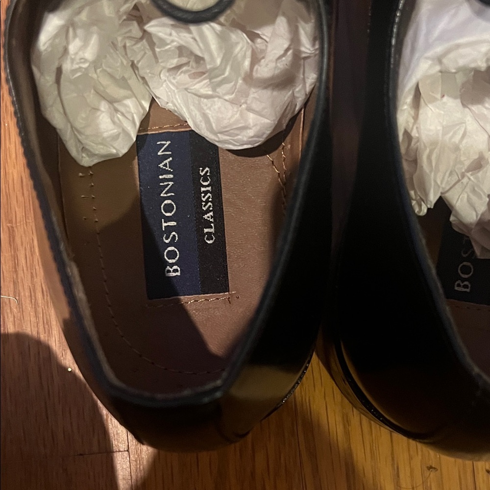 Bostonian Black Leather Men's Dress Shoes - Picture 3 of 5